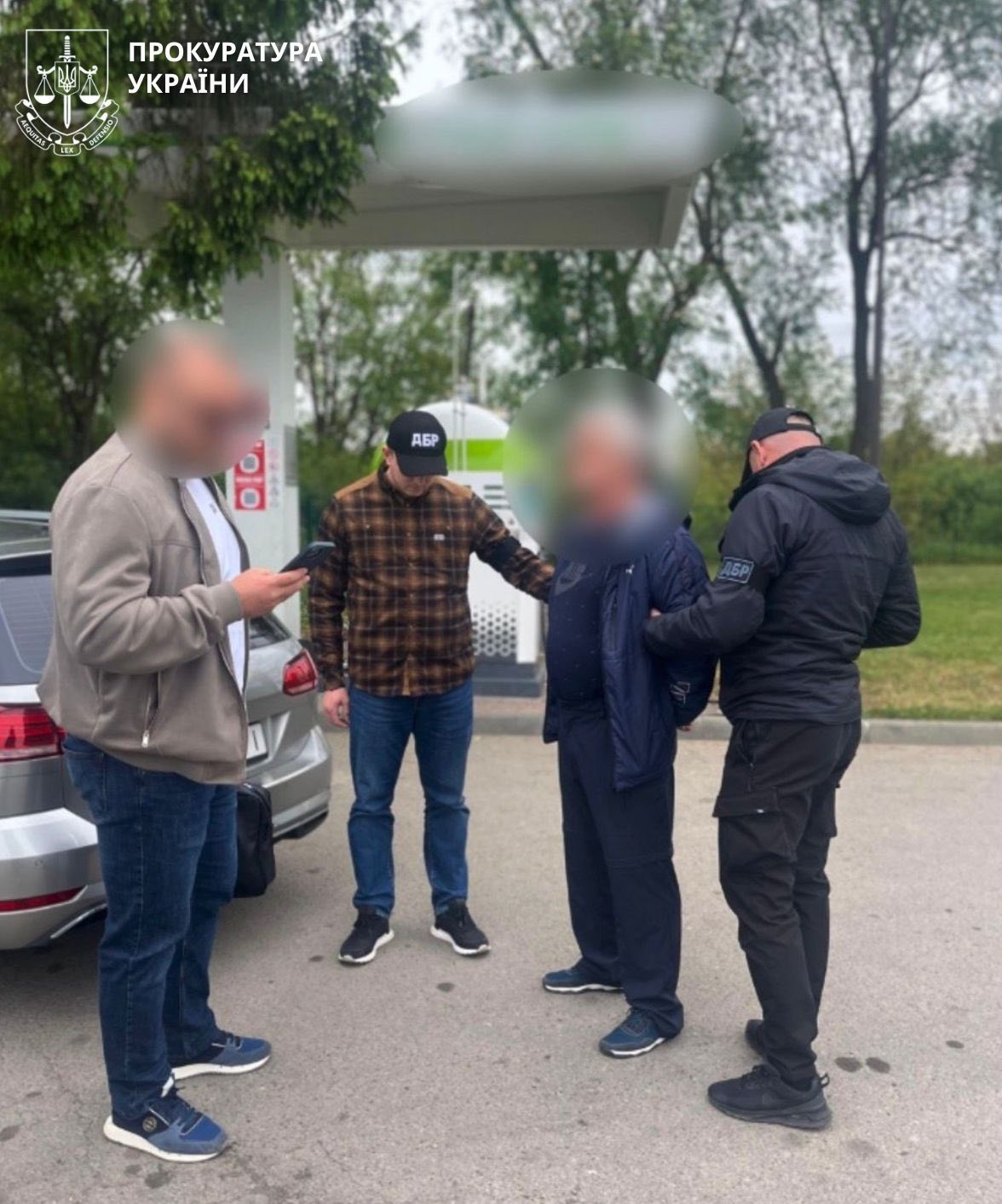 На Прикарпатті адвокат вимагав у клієнта 18 тисяч євро "для прокурора"